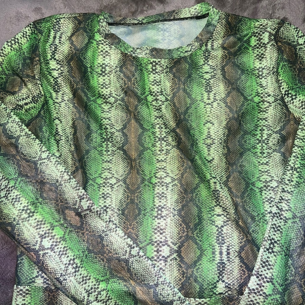 Long sleeve snake print midi